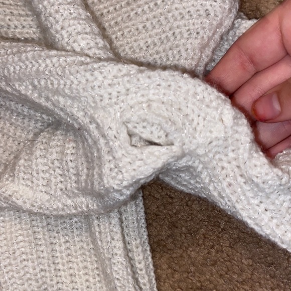 White sparkly knotted in the front sweater - Picture 4 of 4